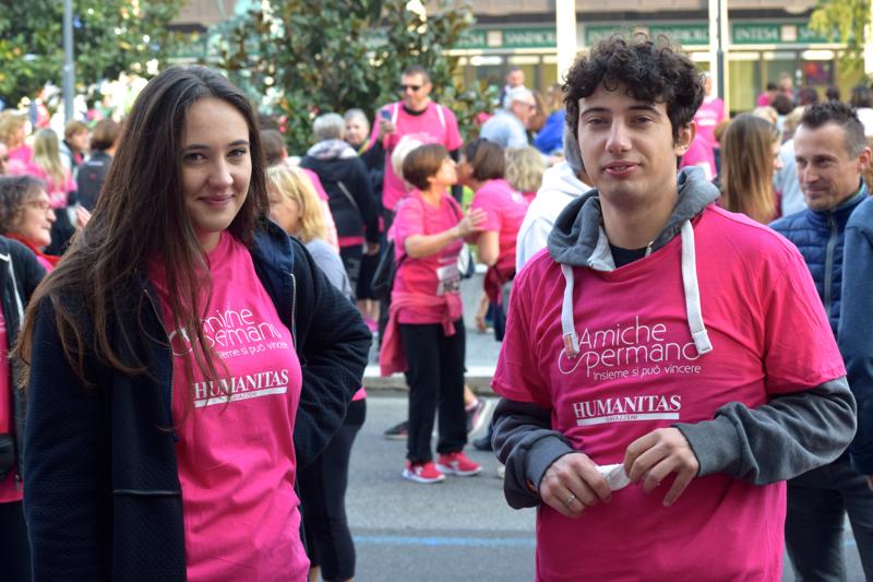 Amiche x Mano, la community in rosa che sfida il tumore al seno Amiche x Mano, la community in rosa che sfida il tumore al seno