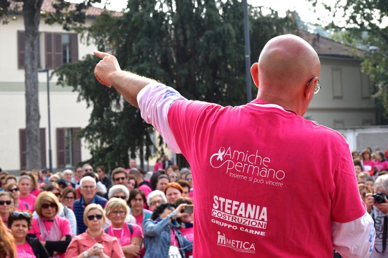 Amiche x Mano, la community in rosa che sfida il tumore al seno Amiche x Mano, la community in rosa che sfida il tumore al seno