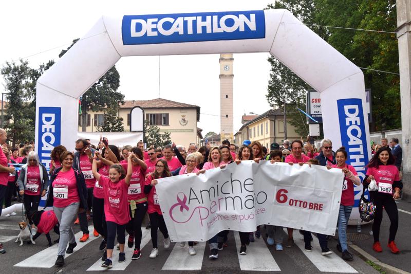 Amiche x Mano, la community in rosa che sfida il tumore al seno Amiche x Mano, la community in rosa che sfida il tumore al seno