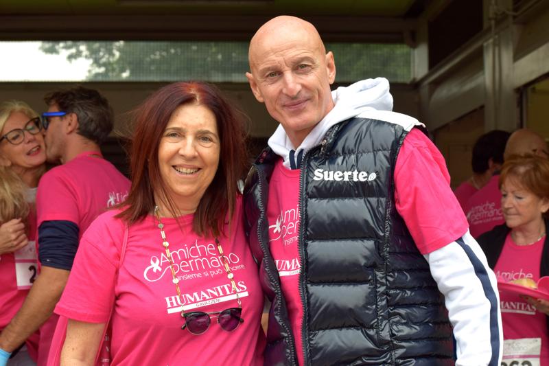 Amiche x Mano, la community in rosa che sfida il tumore al seno Amiche x Mano, la community in rosa che sfida il tumore al seno