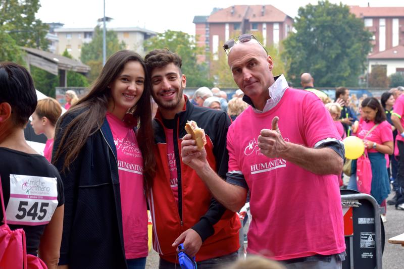 Amiche x Mano, la community in rosa che sfida il tumore al seno Amiche x Mano, la community in rosa che sfida il tumore al seno