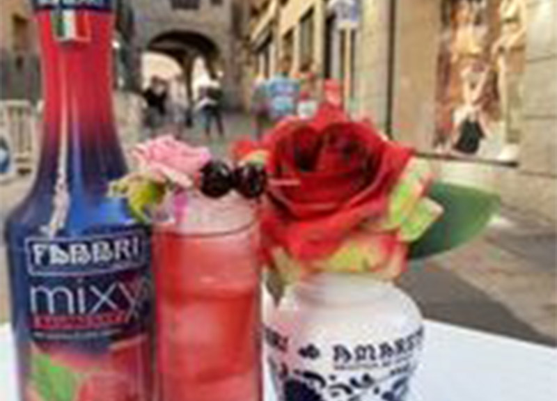 Le migliori barlady del mondo sfidano la Lady Amarena a suon di cocktail Le migliori barlady del mondo sfidano la Lady Amarena a suon di cocktail