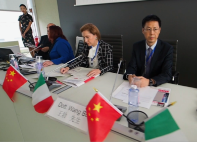 La via della Seta parte dal Pirellone. VIDEO