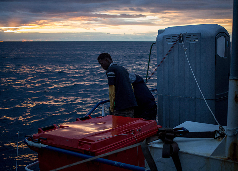 Migranti: naufragio Lampedusa, maltempo ostacola ricerche dispersi Migranti: naufragio Lampedusa, maltempo ostacola ricerche dispersi