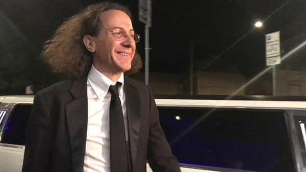 “Più magri e più belli”, il red carpet di Adriano Panzironi. Come una rockstar “Più magri e più belli”, il red carpet di Adriano Panzironi. Come una rockstar