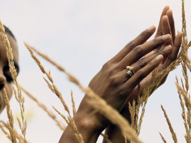 De Beers lancia i diamanti artificiali nei negozi