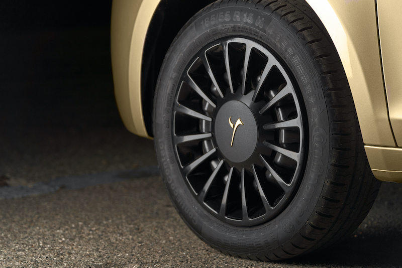 Lancia Ypsilon Monogram, look nero e oro per un auto classica e fashion