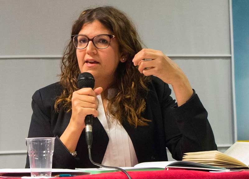 Polvere di 5 Stelle. La papessa Lombardi accusata di tirannia. Renzi sorride