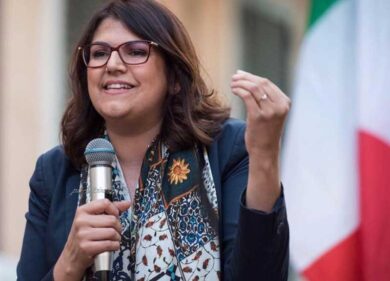 Polvere di 5 Stelle. La papessa Lombardi accusata di tirannia. Renzi sorride