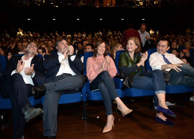 Renzi, Italia Viva resta al buio: parte la crociata per cacciare la Raggi