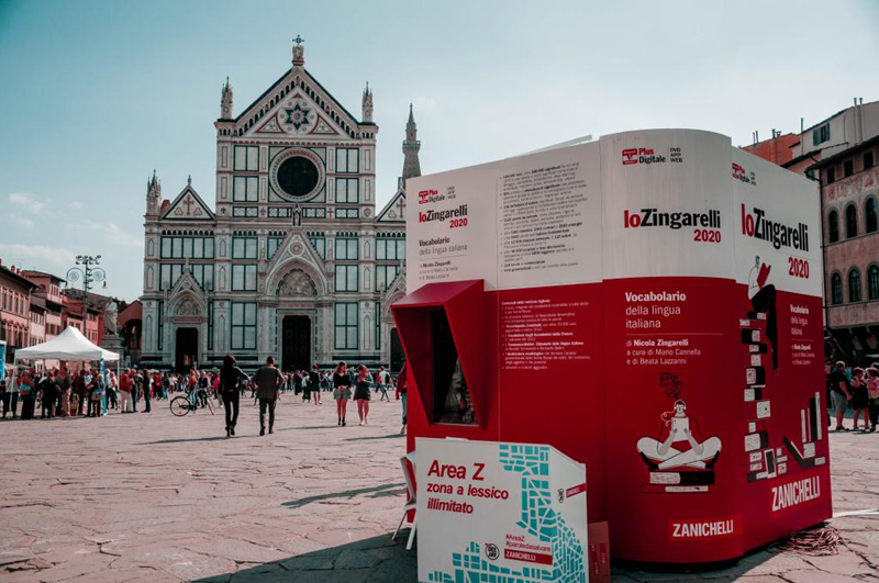 Zanichelli, il progetto Parole da Salvare in piazza Santa Croce a Firenze Zanichelli, il progetto Parole da Salvare in piazza Santa Croce a Firenze