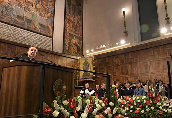 Mario Draghi riceve Laurea Honoris in Economia a Milano Uviversità Cattolica. Mario Draghi riceve Laurea Honoris in Economia a Milano Uviversità Cattolica.