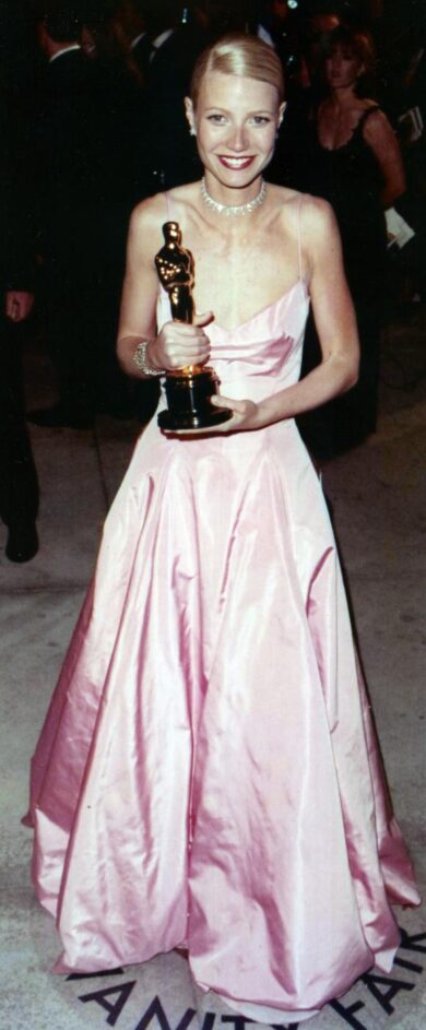 Ralph Lauren compie 80 anni. Dalle iconiche polo bianche all’abito da Oscar