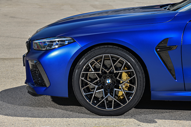 Pirelli presenta il nuovo P Zero Tailor Made per la BMW M8 Pirelli presenta il nuovo P Zero Tailor Made per la BMW M8