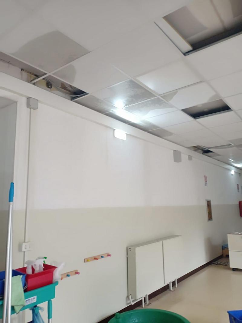 Maltempo, scuole di Milano inagibili. De Chirico: “Assessore inadeguata”. FOTO Maltempo, scuole di Milano inagibili. De Chirico: “Assessore inadeguata”. FOTO