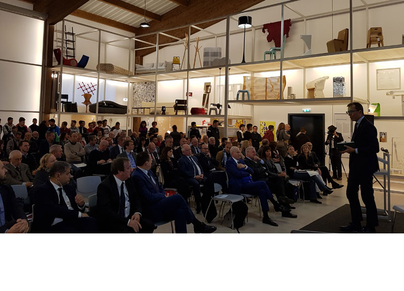 Galleria foto 'Intesa Sanpaolo: filiera del legno arredo lombardo,export in crescita' - foto 1