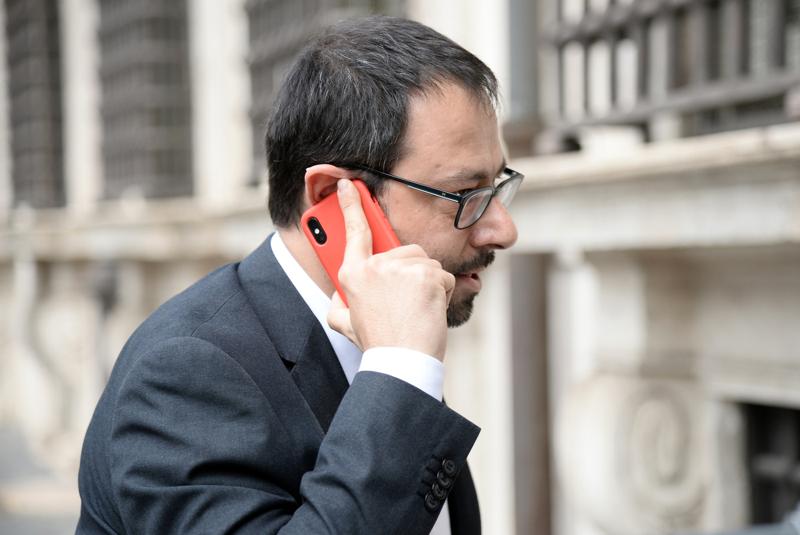 Whirlpool, nessun passo avanti. Patuanelli: “Incontro non positivo e surreale” Whirlpool, nessun passo avanti. Patuanelli: “Incontro non positivo e surreale”