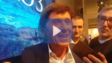 Gianni Morandi: “Sono vicino a Mihajlovic. E’ un vero combattente. E a Bologna…” VIDEO