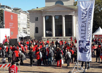 Alleanza Assicurazioni: in piazza con CRI per insegnare le manovre salvavita