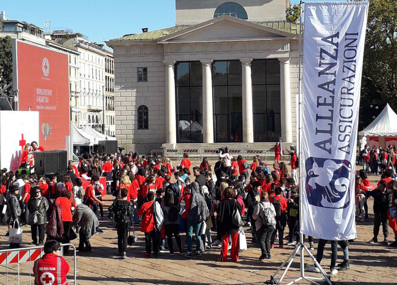 Alleanza Assicurazioni: in piazza con CRI per insegnare le manovre salvavita Alleanza Assicurazioni: in piazza con CRI per insegnare le manovre salvavita