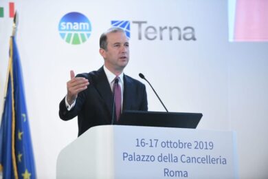 Gas: Alverà, Snam: “Giù la bolletta del 20% negli ultimi 7 anni”