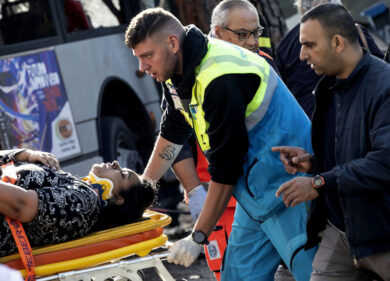 Bus Atac contro albero, occhi puntati sull’autista: sequestrato il telefono