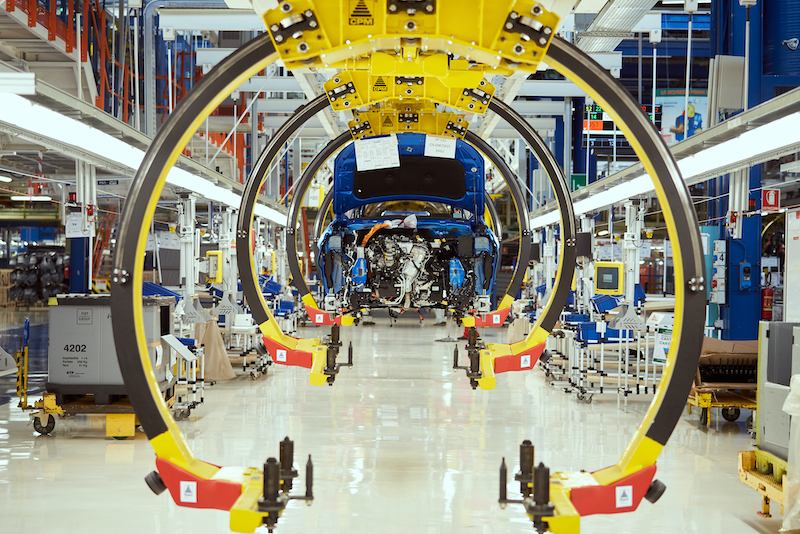 FCA: avviati i primi test di produzione della  Jeep® Compass, ibrida plug-in