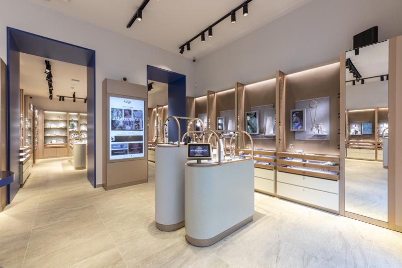 Swarovski, a Milano nasce il primo Crystal Studio dove puoi creare il tuo look