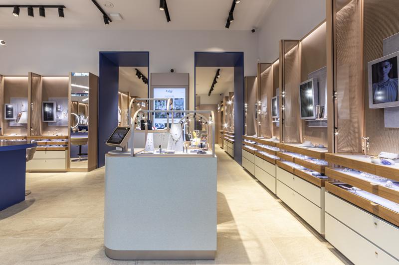 Swarovski, a Milano nasce il primo Crystal Studio dove puoi creare il tuo look
