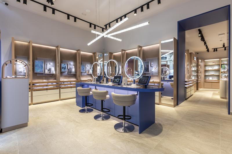Swarovski, a Milano nasce il primo Crystal Studio dove puoi creare il tuo look