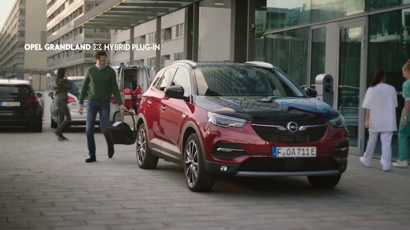 On Air la nuova campagna a 360 gradi di Opel Grandland X Hybrid4
