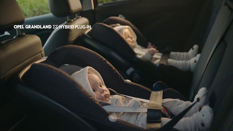 On Air la nuova campagna a 360 gradi di Opel Grandland X Hybrid4
