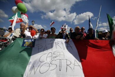 Centrodestra, Salvini: “Migranti, il governo ha le mani sporche di sangue”