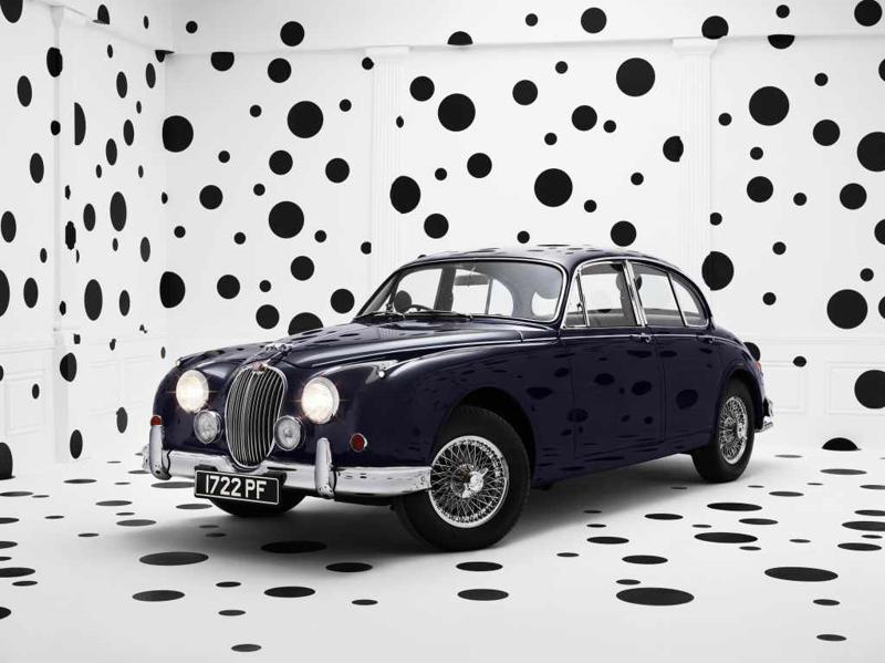 Il fotografo Rankin festeggia con uno scatto i 60 della Jaguar Mk 2 Il fotografo Rankin festeggia con uno scatto i 60 della Jaguar Mk 2