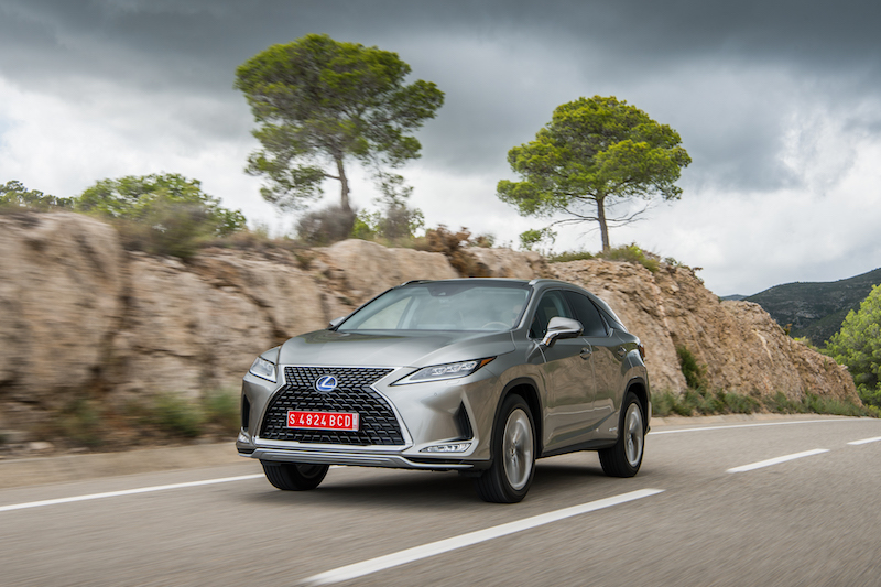 Lexus RX Hybrid, si rinnova e fissa nuovi standard