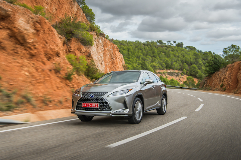 Lexus RX Hybrid, si rinnova e fissa nuovi standard