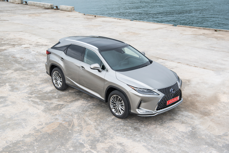 Lexus RX Hybrid, si rinnova e fissa nuovi standard