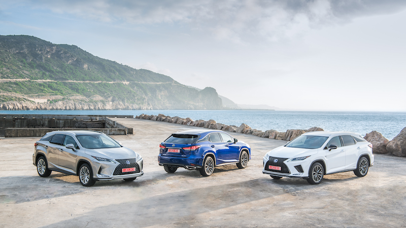 Lexus RX Hybrid, si rinnova e fissa nuovi standard