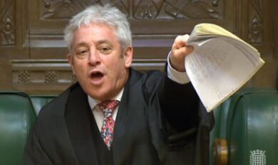 Brexit, nuovo no al voto sull’accordo. Chi è Bercow, l’uomo che umilia Johnson