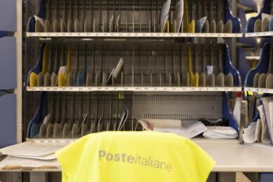 Poste, ira della Lega: “Consegna raccomandate? Governo risolva disservizi”