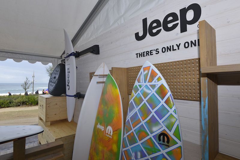 Jeep e Mopar insieme nelle competizioni europee del World Surf League Jeep e Mopar insieme nelle competizioni europee del World Surf League