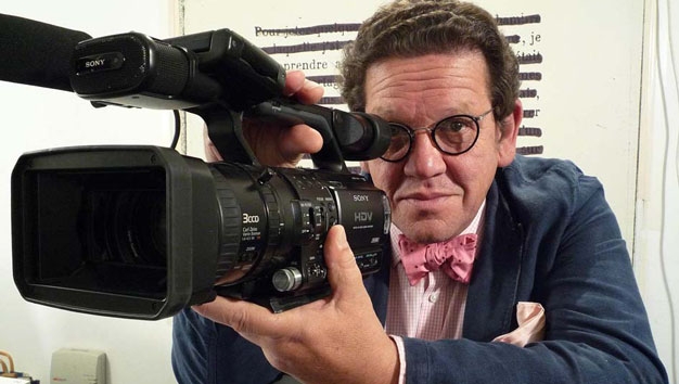 Ascolti Tv: Philippe Daverio nella bufera. Conflitto d’interessi su Rai3? Ascolti Tv: Philippe Daverio nella bufera. Conflitto d’interessi su Rai3?