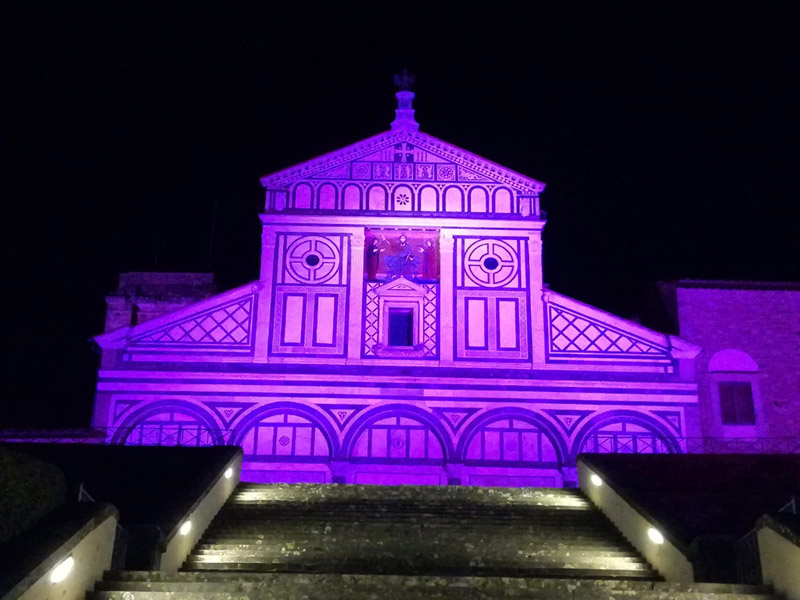Firenze si colora di rosa per il Pink October: la lotta al tumore al seno Firenze si colora di rosa per il Pink October: la lotta al tumore al seno
