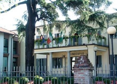 Assago, ombre sugli appalti. L’opposizione: “Commissione negata, perchè?”