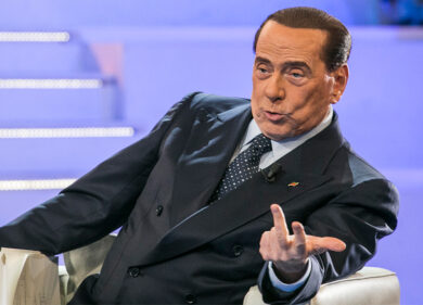 FI, Berlusconi fa ‘scudo’ sul partito.Opa Renzi? Sono assolutamente tranquillo