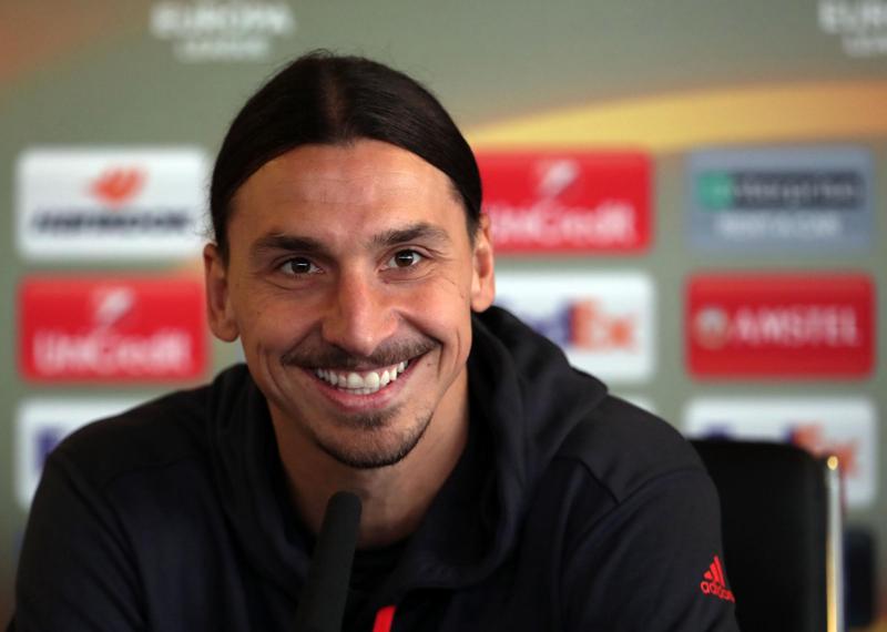 Ibrahimovic al Napoli, De Laurentiis scopre le carte. Regalo per Ancelotti? Ibrahimovic al Napoli, De Laurentiis scopre le carte. Regalo per Ancelotti?