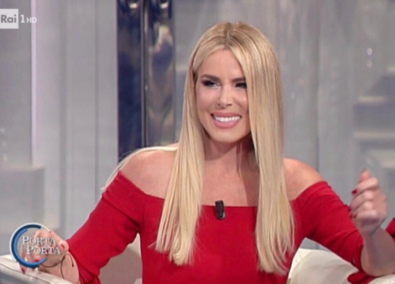 Ascolti Tv: il sorriso della Lecciso fa bene allo share di Porta a porta Ascolti Tv: il sorriso della Lecciso fa bene allo share di Porta a porta