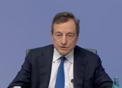 Draghi traccia la strada a Lagarde. E non esclude l’ingresso in politica