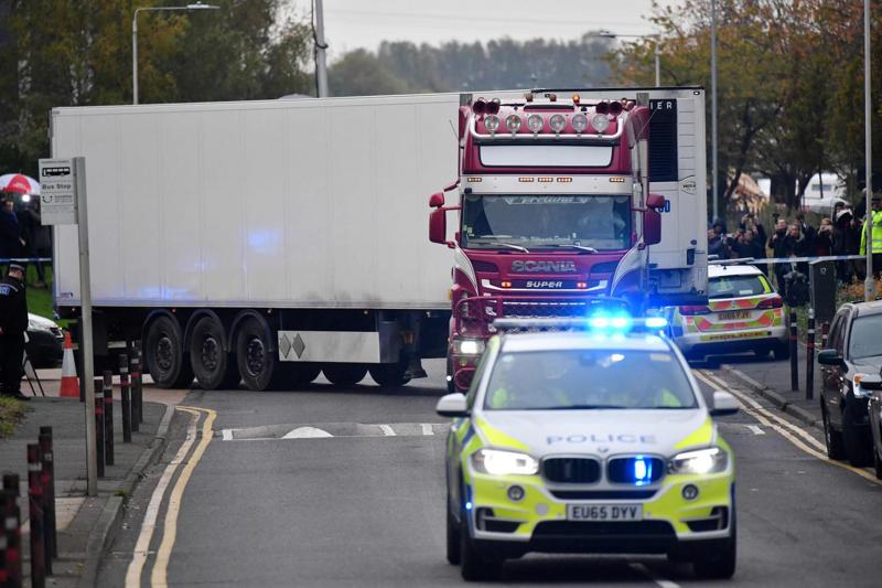 Immigrati morti nel tir, la Cina attacca Londra e l’Ue: “Irresponsabili” Immigrati morti nel tir, la Cina attacca Londra e l’Ue: “Irresponsabili”