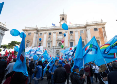 Sciopero generale, centrosinistra unito contro Raggi: “Vergogna, dimettiti”